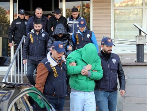 10 ilde kara para aklama ve yasa dışı bahis operasyonu: 52 şüpheli yakalandı